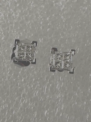 diamond soliter stud earring princess cut,14K. white gold.(11) - Image 1 of 4