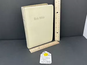 (RB-808) VINTAGE 1972 KJV HOLY BIBLE #253W NELSON PUB WHITE LEATHER - Foto 1 di 20
