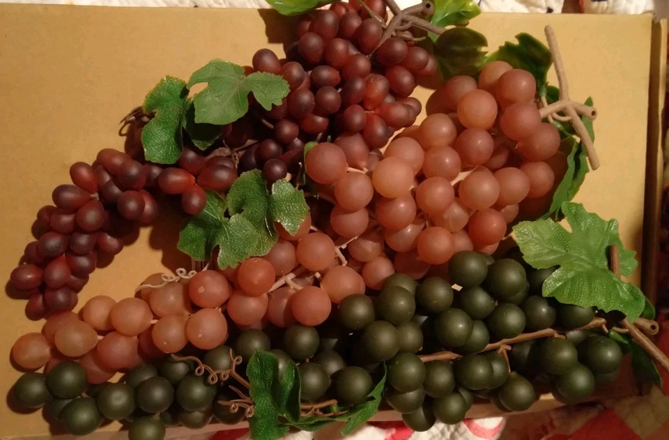 Lote de frutas falsas vintage raro pendurado de borracha cachos de uva videira MCM 12-14" P-L  - Imagem 1 de 4