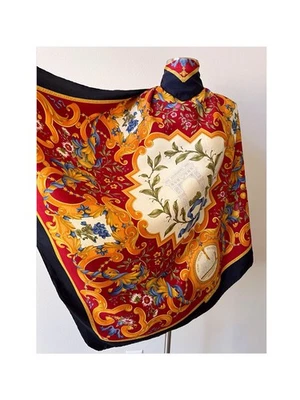 "Bufanda de seda Salvatore Ferragamo NYU Universidad de Nueva York arco barroco floral 34""" Foto 1 de 4