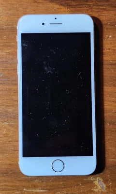Apple iPhone 6S - A1688 - No funciona - Daños por agua - Solo para piezas y reparación Foto 1 de 4