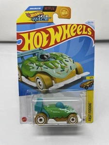 Hot Wheels Fast Foodie Series Donut Drifter in Green #1/5 & #150/250 - Picture 1 of 9