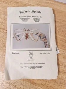 Embroided Fine Wool Cushion Kit - Kindred Spirits 1995 Vintage-40x 40cm Unworked - Picture 1 of 10