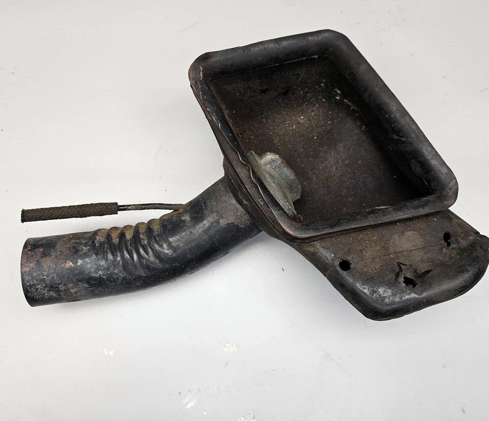 OEM BMW Nueva Clase NK 1500 1800 2000 Filler Neck Fuel Boot Cap Foto 1 de 4