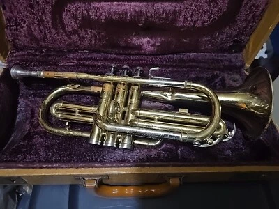 Hermosa Corneta Original Conn Director EE. UU. con Campana de Latón Estrellas Fugaces Foto 1 de 4