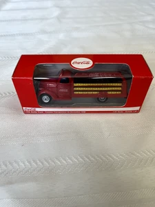 1938 Coca Cola Bottle Truck 1:87 Scale Motor City Classics - Picture 1 of 1