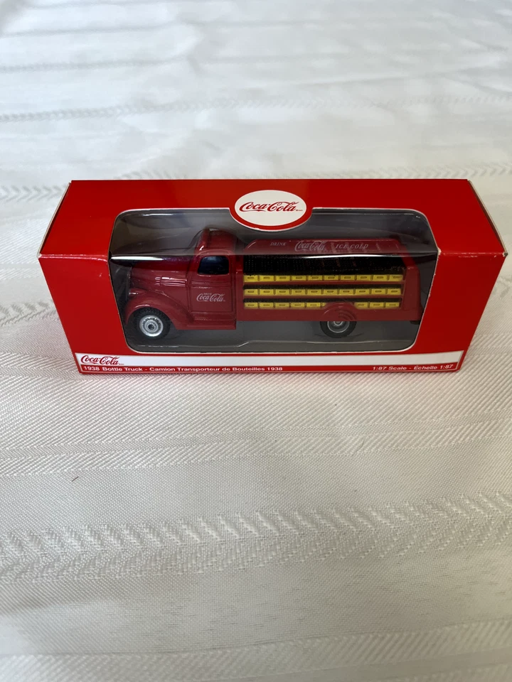 1938 Coca Cola Bottle Truck 1:87 Scale Motor City Classics - Image 1 of 1