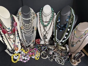 HUGE Vintage Women’s Boho Jewelry Lot 100 Pcs Necklace Bracelet Wearable T1009 - Picture 1 of 18