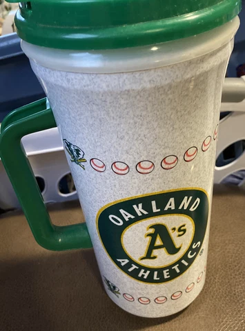 Vintage Oakland A's Baseball 32oz Whirley Large Plastic Cup Jug Promo Lipton Cover
