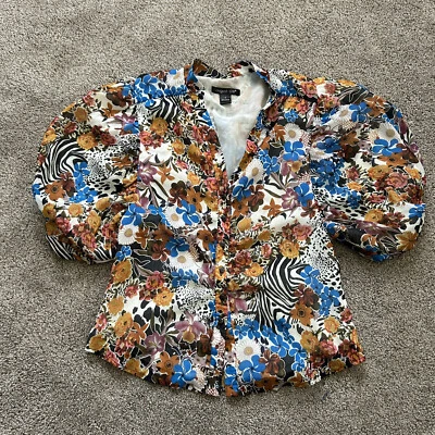 Blusa top floral cebra August de seda para mujer talla pequeña con botones delanteros mangas abullonadas Foto 1 de 4