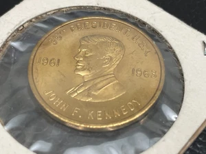 JOHN F KENNEDY 1961 - 1963 35th President USA Commemorative Token Coin - Picture 1 of 2
