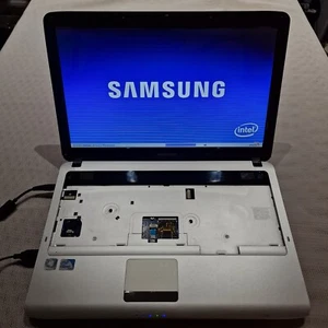 Samsung RV510 , Celeron, 15.6 ", NO HDD, NO BATTERY, NO KEYBOARD,TESTED TO BIOS - Picture 1 of 23