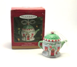 2001 Porcelain Hallmark Keepsake Christmas Holiday Ornament "COZY HOME" - Picture 1 of 11
