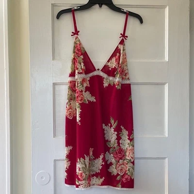 Camisón corto Oscar de la Renta etiqueta rosa floral encaje quimise 1X lencería Foto 1 de 4