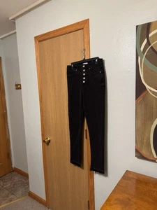 Loft "The Skinny" Neu mit Etikett Größe 8/29 einfarbig schwarz Knopfleiste einfarbig schwarz Jeans - Bild 1 von 6