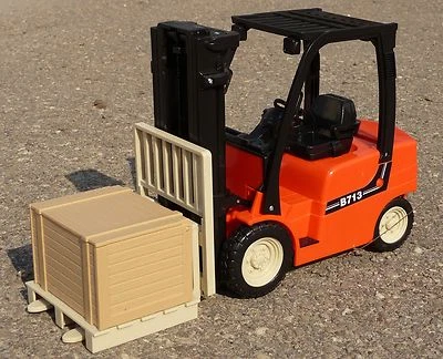 RC GABELSTAPLER mit Palette & Kiste Länge 28cm Ferngesteuert 27MHz         87863 - Bild 1 von 3
