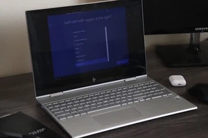 HP-ENVY-X360-TOUCH-INTEL-CORE-I5-10TH-GEN-8GB-RAM-256GB - Picture 1 of 4