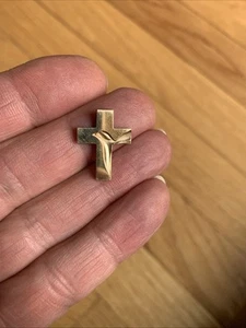 14K Yellow Gold Cross & Dove Pendant With Diamond Cutting 3 Grams 3/4" - Picture 1 of 6