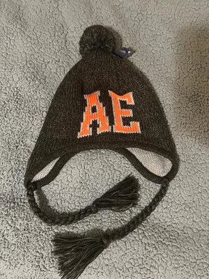Gorro American Eagle orejeras y pompón chullo talla única Foto 1 de 2