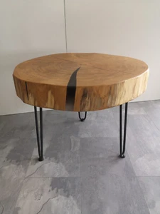 Baumscheibentisch / Couchtisch aus Eichenholz eingefärbt mit leichtem Farbverl. - Bild 1 von 9