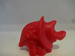 Dinosaurier / Triceratops / Rotfarbig - 45 mm lang - Bild 1 von 1