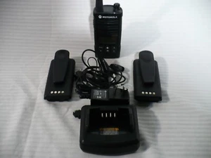Motorola RDM2070d Walmart VHF Two-Way Radio With Extras - Zdjęcie 1 z 19