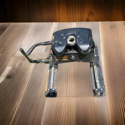 Enganche de remolque de quinta rueda-A20, fabricación Curt  Foto 1 de 4