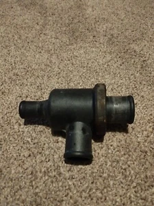 Aprilia RSV/Tuono 1000 Gen 1 Thermostat 98-2003 - Picture 1 of 3