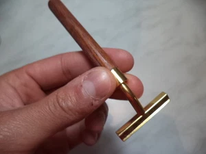 RASOIO DA BARBA IN METALLO CON MANICO LEGNO IDEA REGALO NUOVO  - Bild 1 von 1