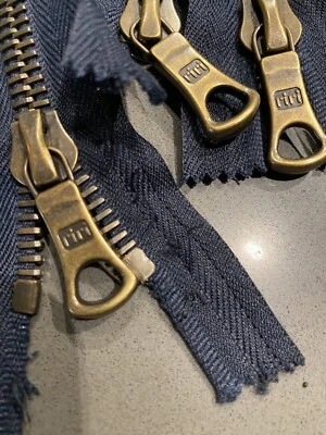 Riri M8 heavy duty antique brass zip open end, navy/charcoal tape 64 cm - Image 1 of 4