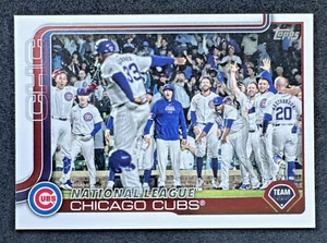 ⭐🦄 2025 Topps Serie 1 - Tarjeta del equipo de los Chicago Cubs #60 Franquicia clásica 🆓📦 - Imagen 1 de 2