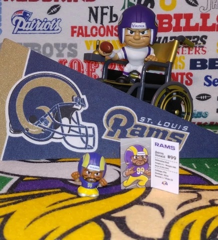 2020 NFL Silver Series 9 Teenymates Los Angeles Rams DE Aaron Donald figure Cover