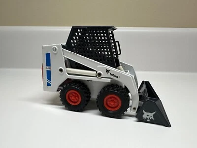 Bobcat 743B Skid-Steer Loader Clover 1:19 Scale Model - Image 1 of 4