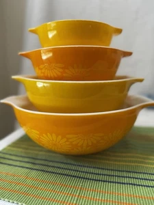 Vintage Pyrex set of 4 Sunflower Cinderella Nesting Bowls 441-444 - Picture 1 of 23