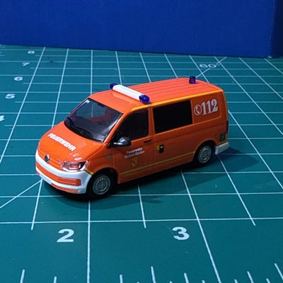 Vehículo de emergencia contra incendios Volkswagen German Feuerwehr escala HO 1:87 Rietze Foto 1 de 4