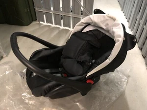 Baby Autositz - Bild 1 von 9