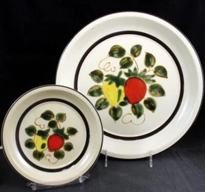 Lote de plato picadora y plato de ensalada Sears Fresas 4112 - Imagen 1 de 4