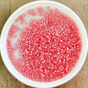 11/0 Miyuki Seed Beads, Delica, Lined Crystal Rose Luster (DB0236) (DB236), 5g - Picture 1 of 1