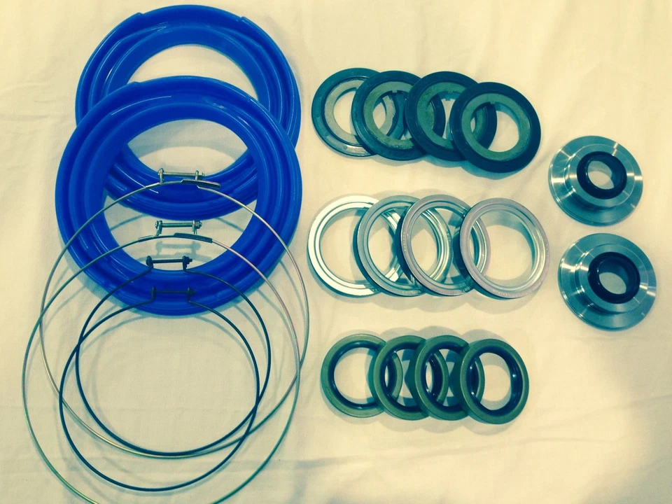 Kit de bota y sello Rockwell 2,5 toneladas 20 piezas azul M35 M109 militar Mud Crawler 4x4 Foto 1 de 1