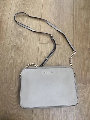 Michael Kors Jet Set Beige Saffiano leather camera bag shoulder bag - Image 1 of 4