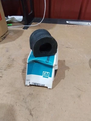 Barra estabilizadora delantera NOS GM buje aislador 14085148 Chevy Buick Olds Foto 1 de 2