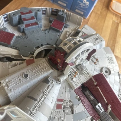 Millennium Falcon - Millennium Falcon - Star Wars - Hasbro 2004 - komplett - - Bild 1 von 4