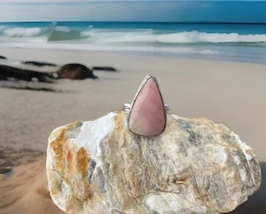 Anillo artesanal de piedras preciosas de ópalo rosa peruano talla 11,5 - chapado en plata de ley - Imagen 1 de 3