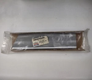 1989-95 Chrysler Lebaron Right Rear Quarter Panel Moulding OEM Gray 05015508AA - Bild 1 von 2