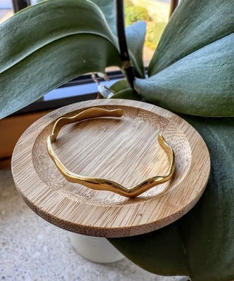 Goldener Armreif aus Edelstahl, vergoldet, größenverstellbar - Bild 1 von 4