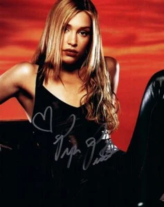 Piper Perabo signed 8x10 Photo autographed picture really nice looking with COA - Picture 1 of 1