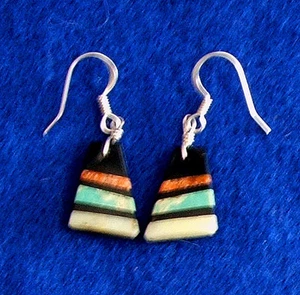 Pendientes con incrustaciones de piedras semipreciosas de plata de ley Pueblo nativo americano 01 - Imagen 1 de 1