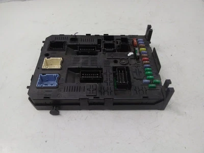 Cassetta fusibili CITROËN C5 II Break RE 966405888001 2.0 Diesel 2008 28673385 - Immagine 1 di 4