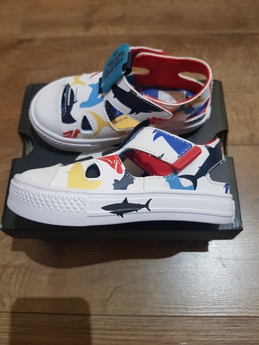 Sandali Converse bambino morso di squalo taglia: UK 5 EUR 21 nuovi con etichette