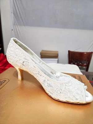 Women's Bridal Shoes Lace Peep Toe Kitten Heel New Size US 7 - Image 1 of 4